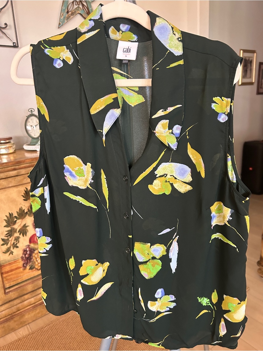 CAbi Placid Top Floral V-Neck